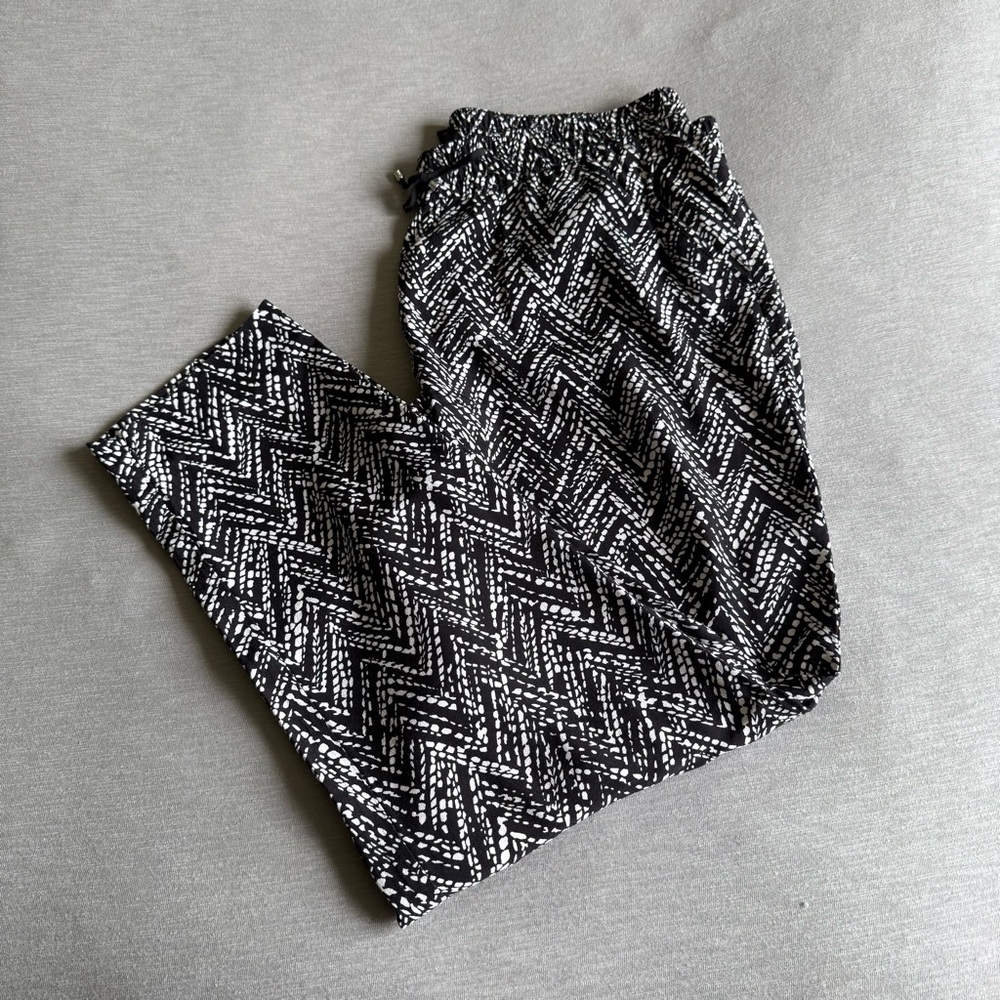 White House Black Market Tapered Ankle Pants in Chevron Print